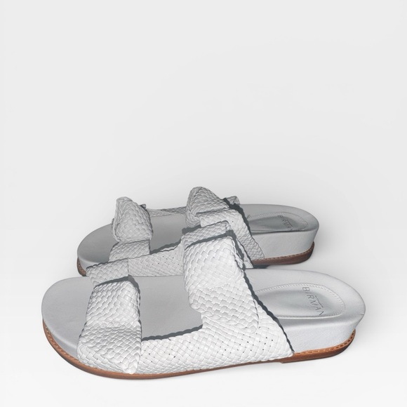 ⭐️ Alexandre Birman Clarita Sandals - White /US 6 ⭐️ - Picture 4 of 6